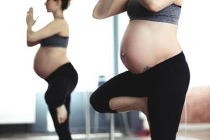 Is it ok to continue a physical fitness program while pregnant